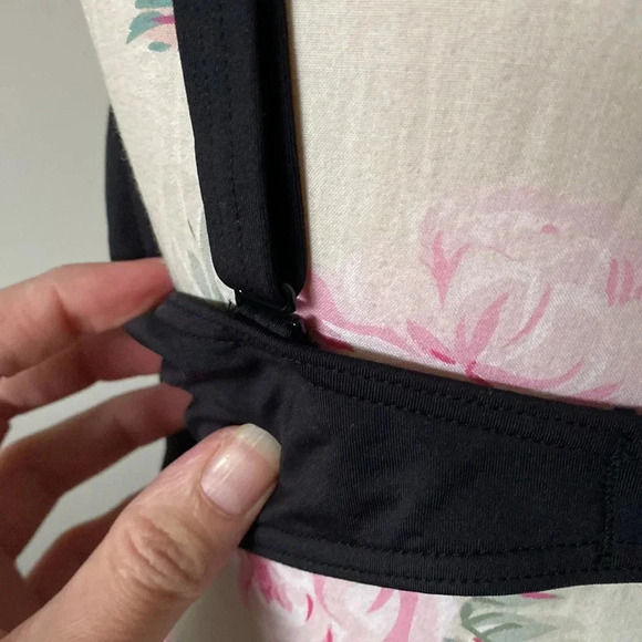 Sea Level Australia black twist front bikini top size US 14 - Picture 6 of 11